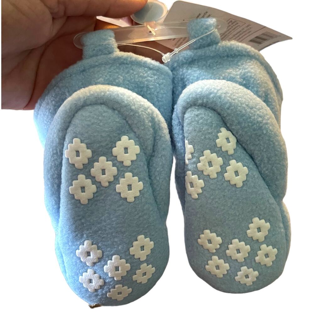 Luvable Friends Blue Adjustable Closure Non Skid Booties 0-6 Months - Picture 2 of 3